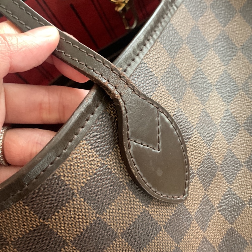 Louis Vuitton Neverfull MM - Picture 13 of 16